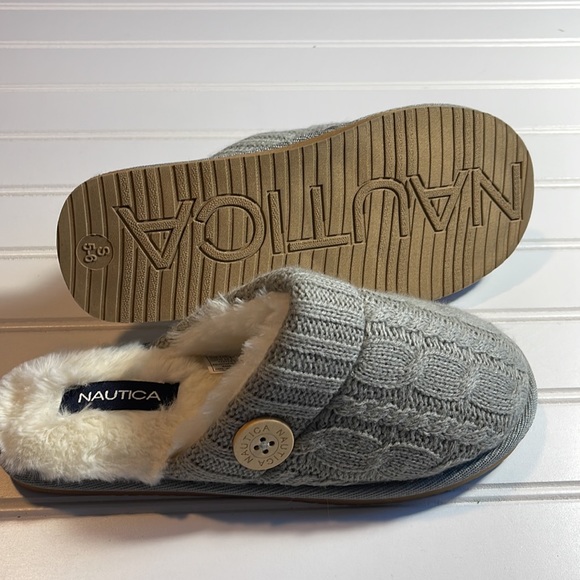 Like new nautica cable slippers gray size 5-6 - Picture 4 of 7